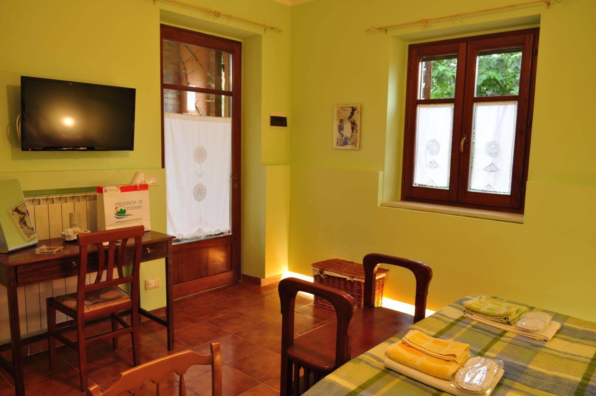 Hotel Isola Dei Calanchi Atri Esterno foto